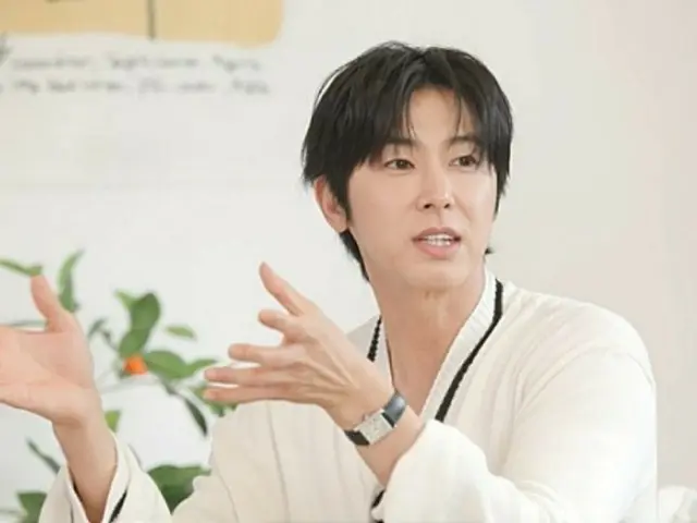 TVXQ's Yunho (U-KNOW) reveals his first debut pose with "My Own Way"