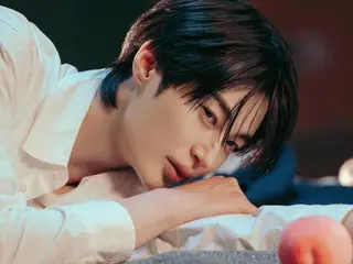Actor Byeon WooSeok reveals behind-the-scenes footage from his commercial shoot... Exploding with refreshing charm as he poses with peaches and watermelons