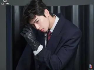 ASTRO's Cha EUN WOO looks like the main character in a movie... chic and sexy