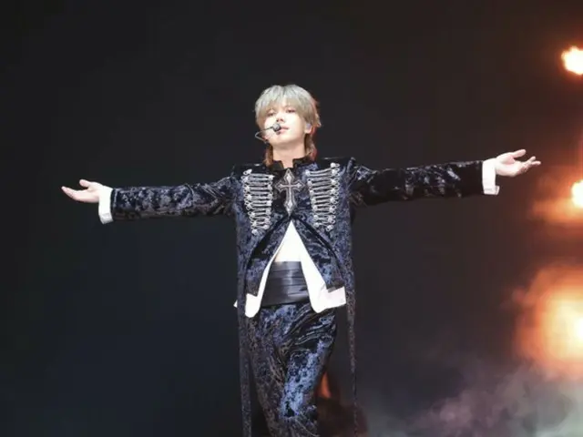 SHINee's TAEMIN successfully kicks off his first Japan arena tour in five years... debuts live performance of new song "Veil"