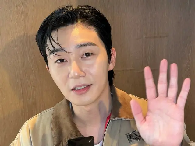 Actor Park Seo Jun visits NOICE X VERDY collaboration "Human Connection" pop-up store