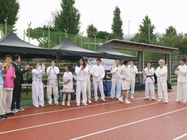 16 members of "Single Men's Happy Life," including SHINee's KEY and Minho-Jun Hyun Moo, gather together for an autumn sports day