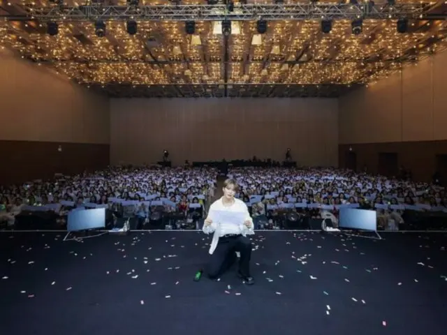 Jaejung greets fans at a Vietnam fan meeting... "See you again soon"