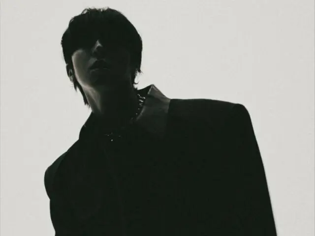 TVXQ's Yunho (U-KNOW) exudes a strong and cool aura... Can't wait for his first full album "I-KNOW"