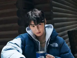 ASTRO's Cha EUN WOO shows off his fresh charm in a short down jacket... Always perfect