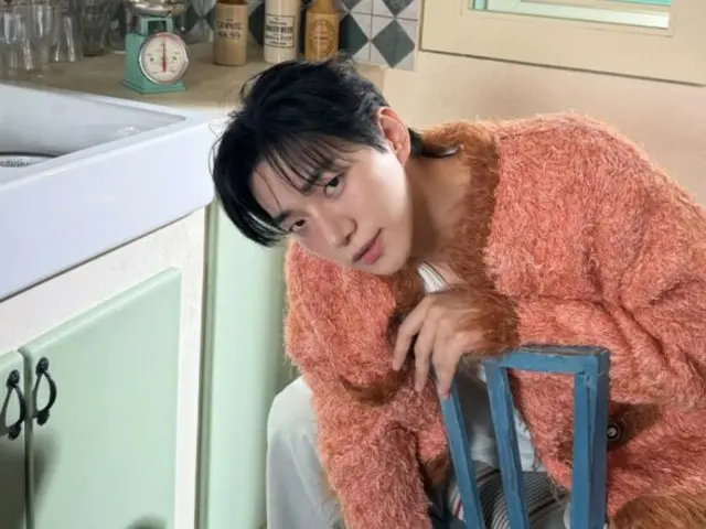 2PM's Lee Junho, cute yet sexy with a mysterious charm