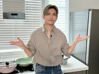 TVXQ's Changmin promotes the release of EP2 of "Dokpatibu"... He looks cool in denim