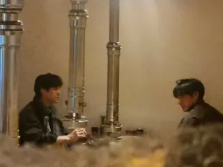 BTS' V and Song Kang at a Yakiniku Restaurant? ...Sightings Are Hot Topic