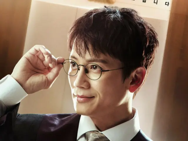 Actor Jisung stars in the new TV series "Second Trial," and three suspenseful posters have been released... Justice is realized